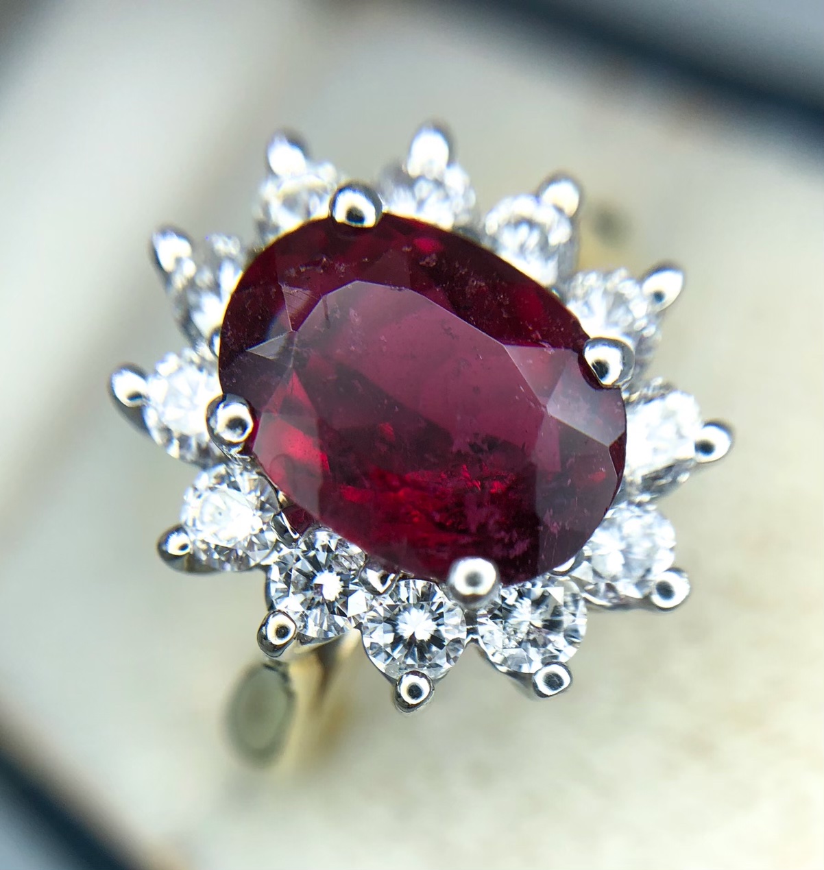 Pictures of Fine Jewelry & Gems